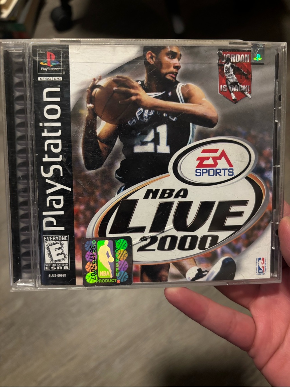 Sony PlayStation NBA Live 2000 - Black & White Cover